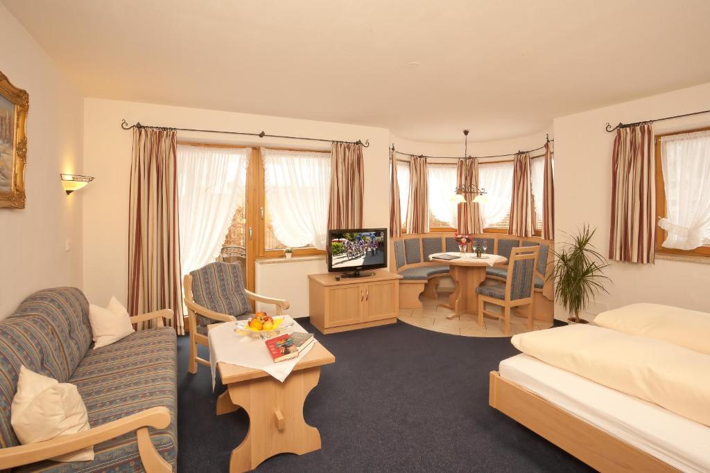 Hotel Landhaus Feldmeier ***S Oberammergau Quarto foto
